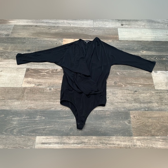 Bebe Black cold shoulder bodysuit Leotard size small - Picture 1 of 8